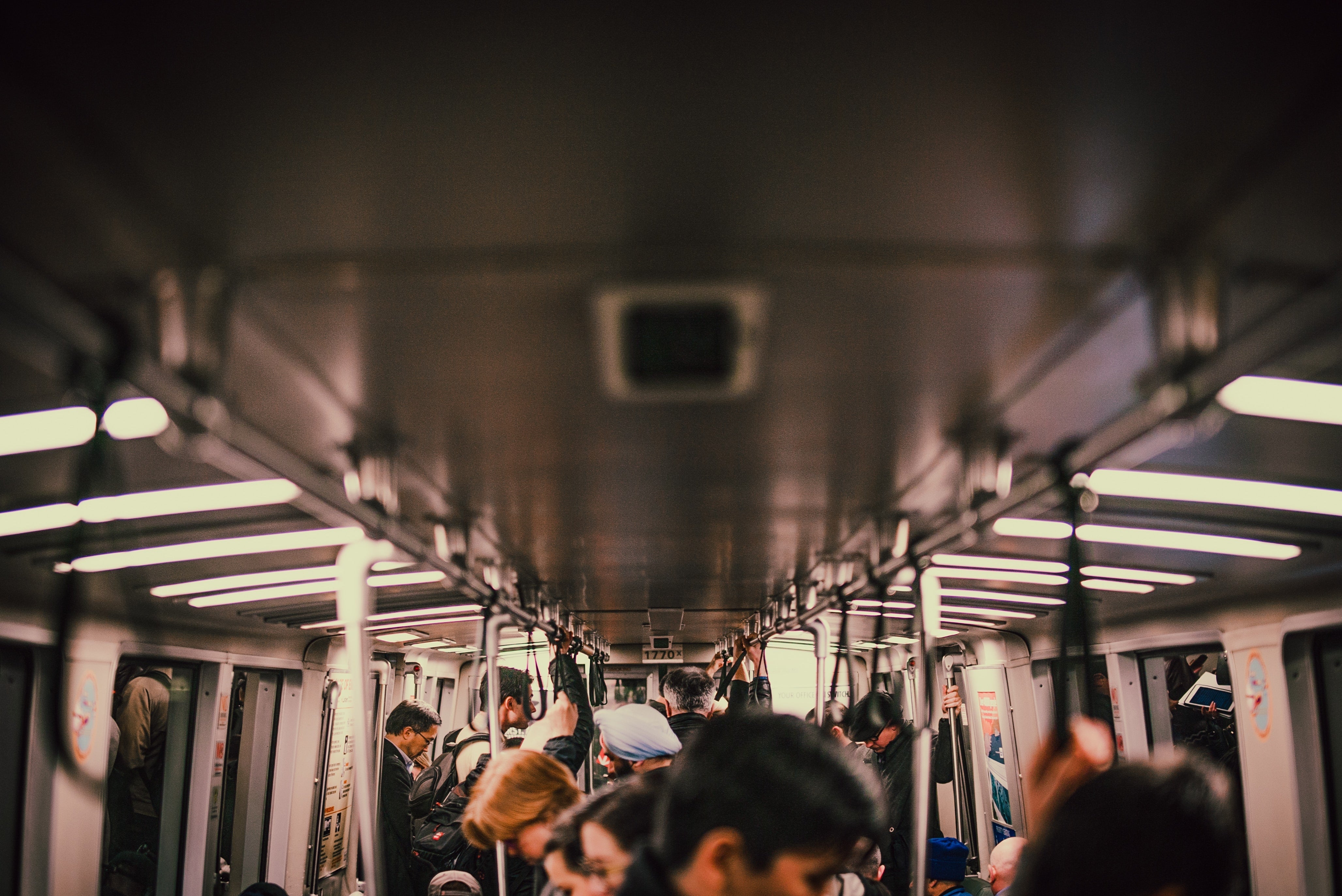 Top 5 Benefits Of Carrying A Sling Bag For Your Daily Commute