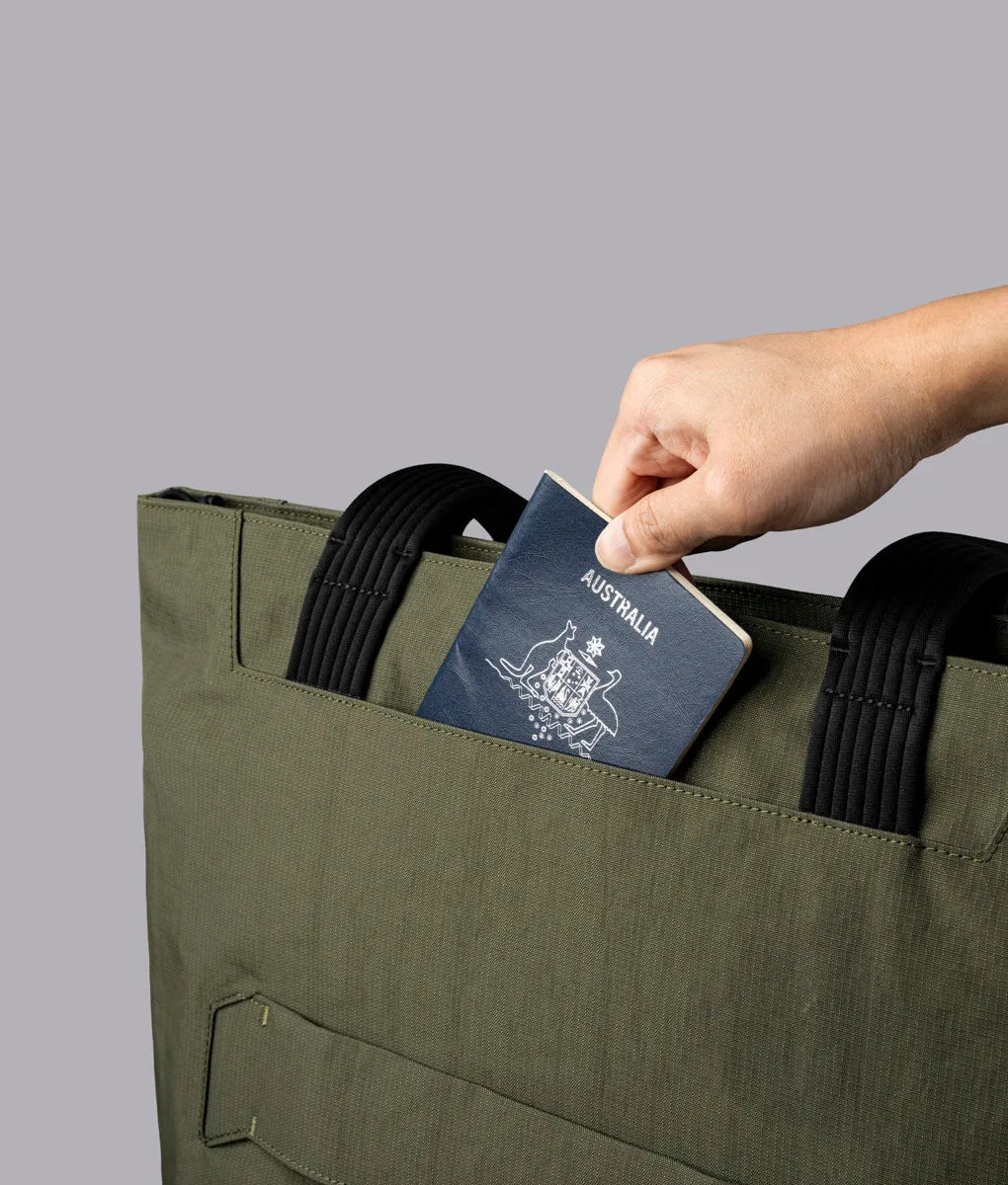 Flight Tote (L)