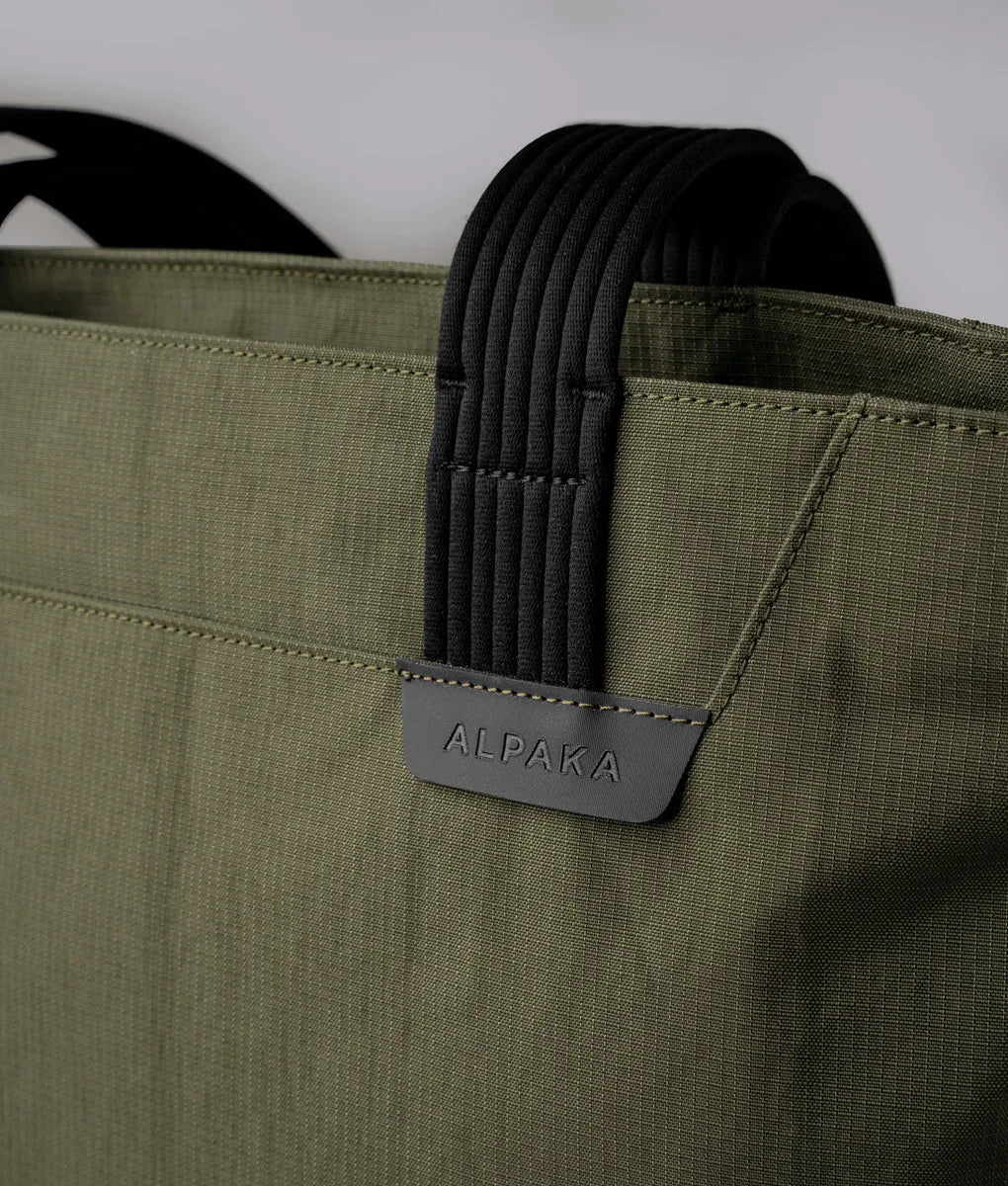 Flight Tote (L)