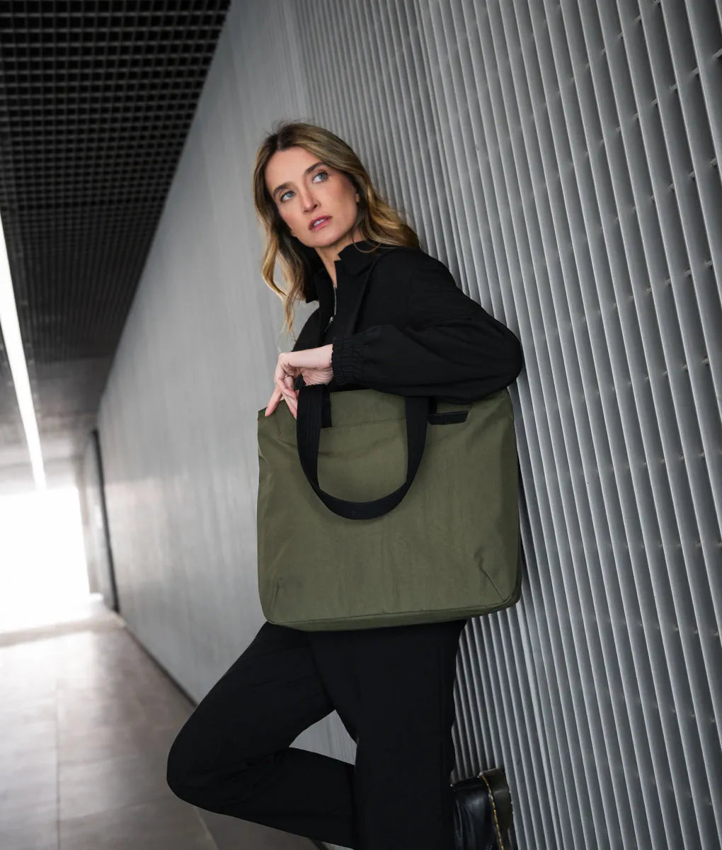 Flight Tote (L)