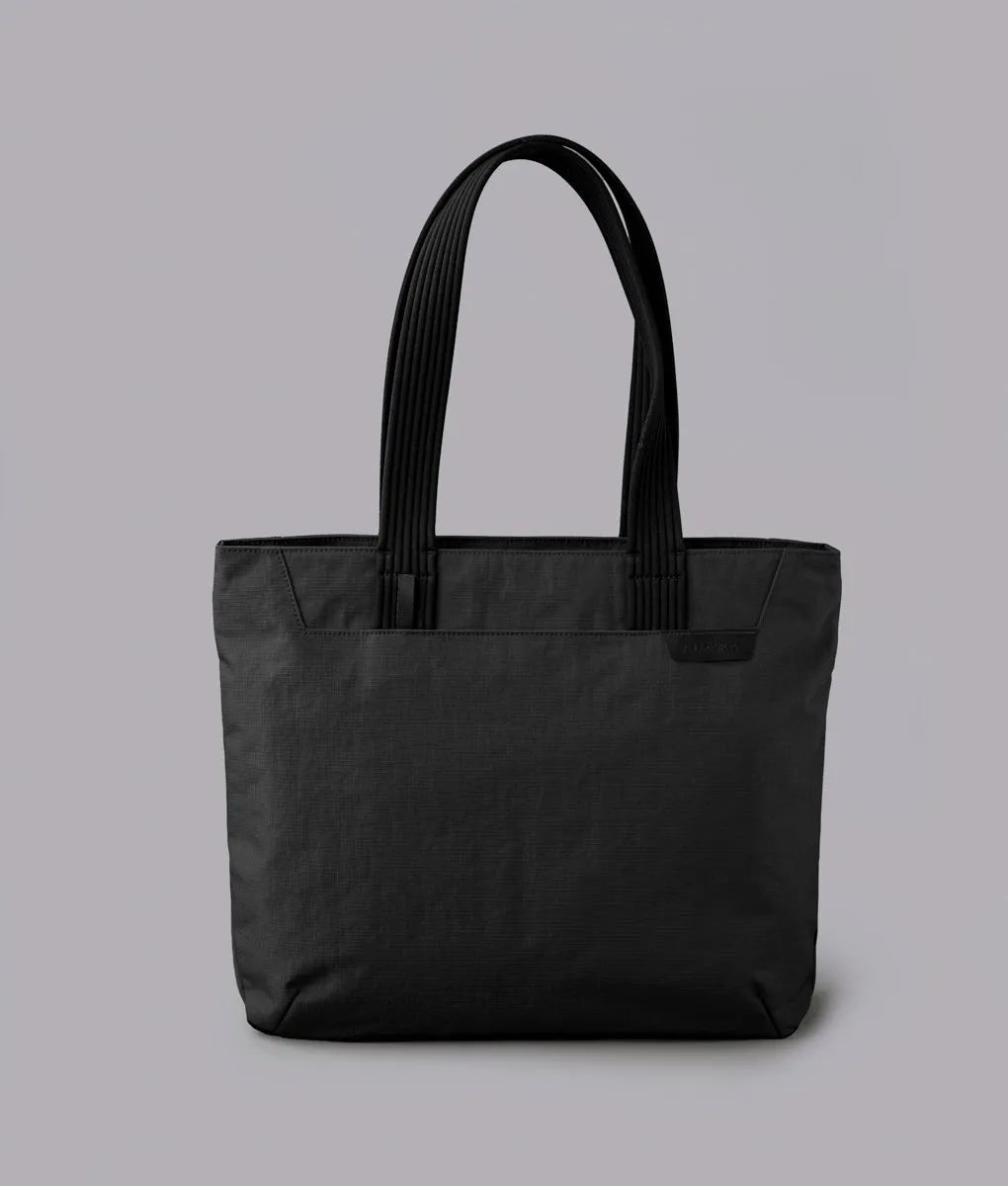 Flight Tote (M)