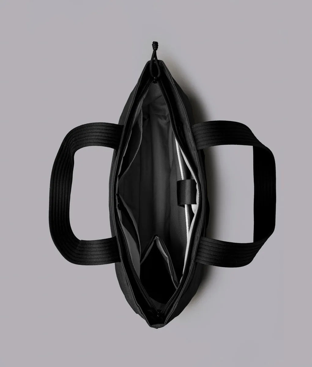 Flight Tote (M)
