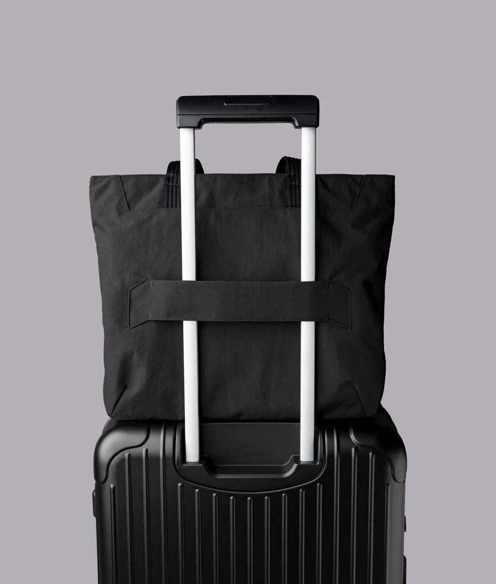 Flight Tote (M)