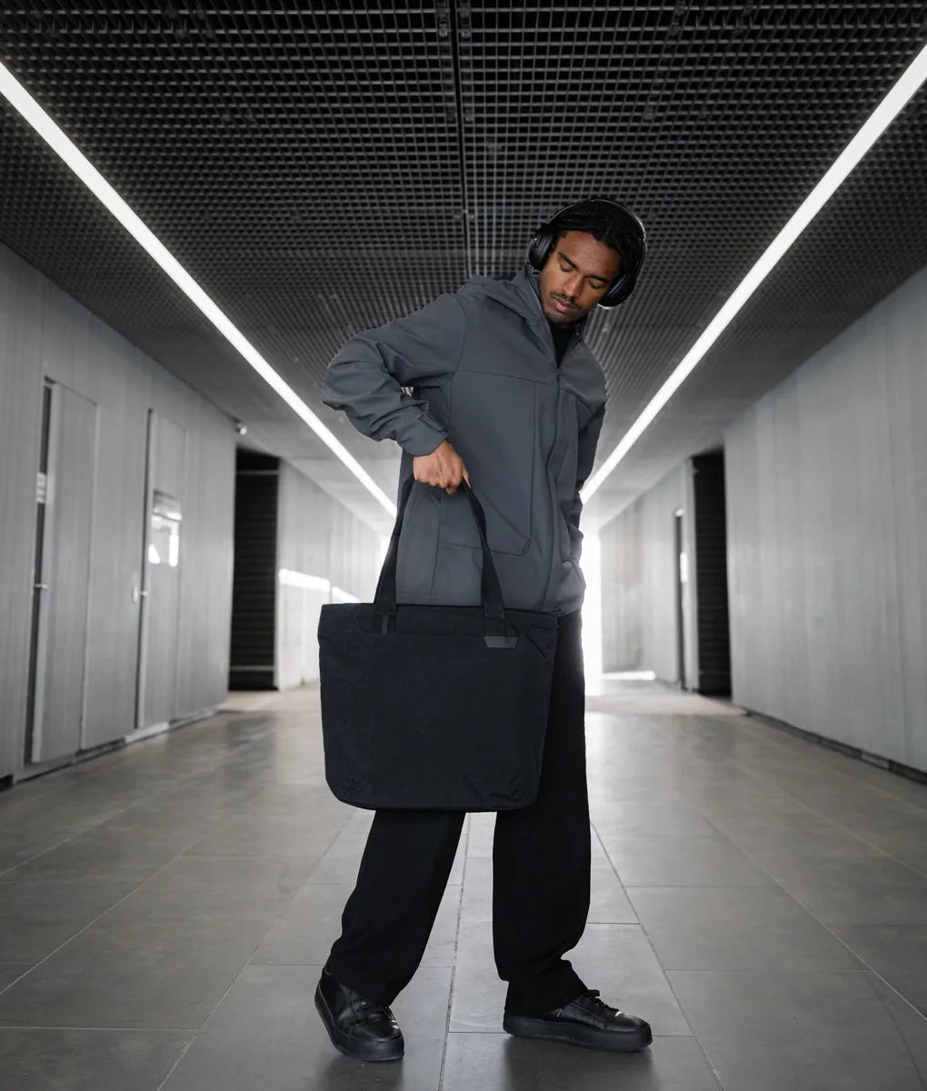 Flight Tote (M)