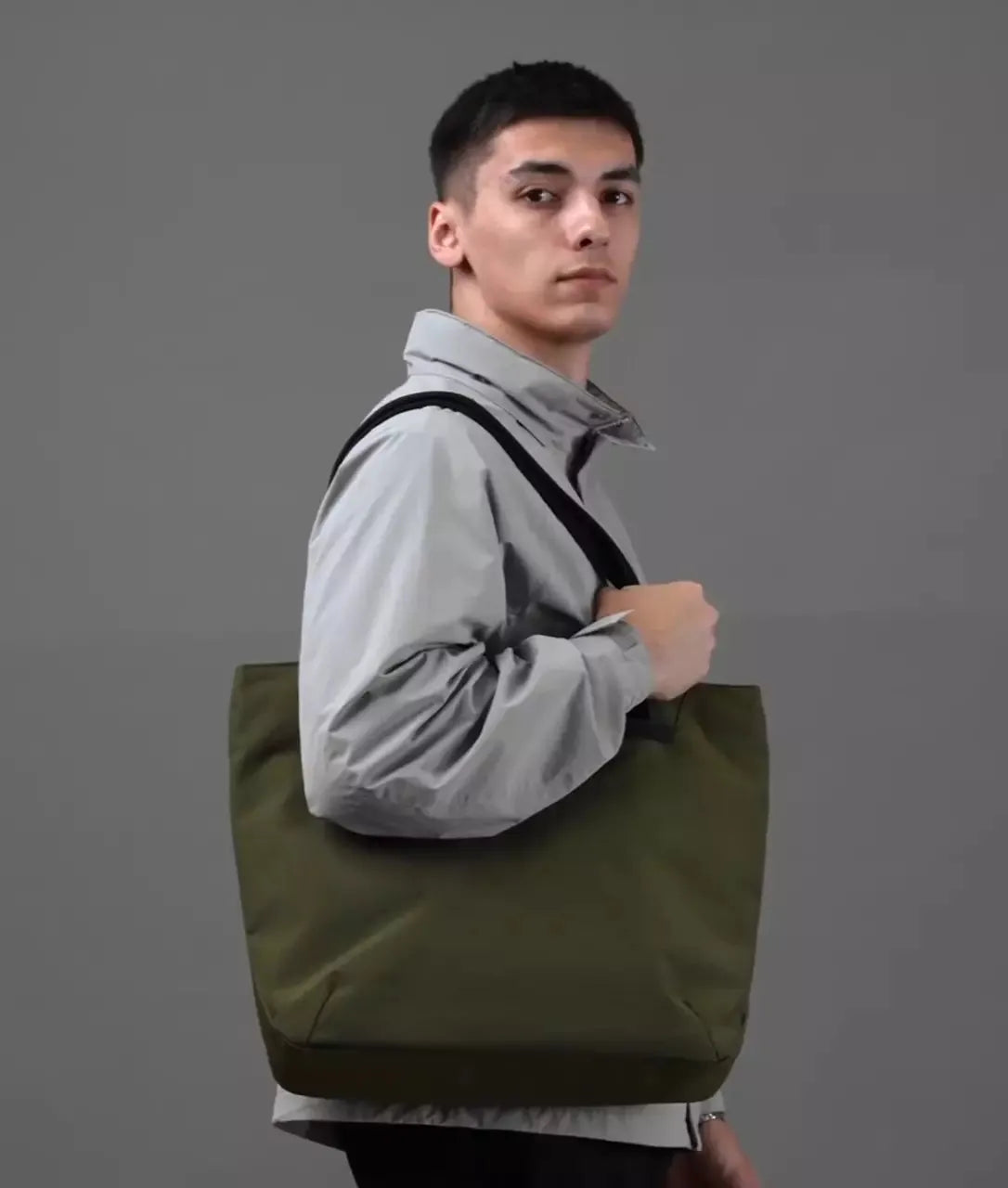Flight Tote (M)