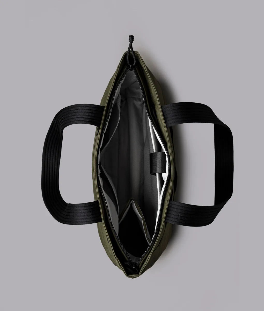 Flight Tote (M)