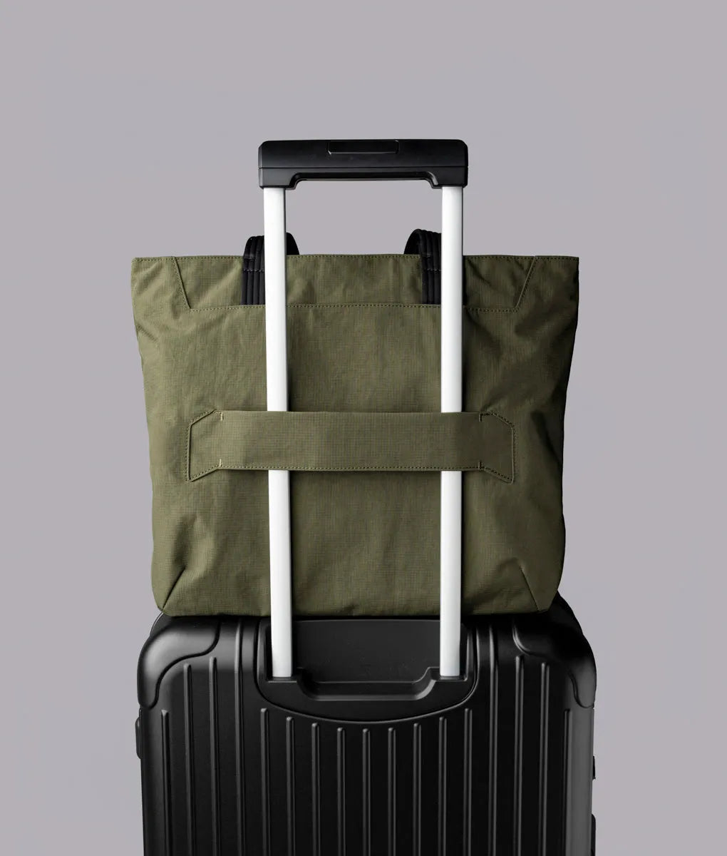 Flight Tote (M)