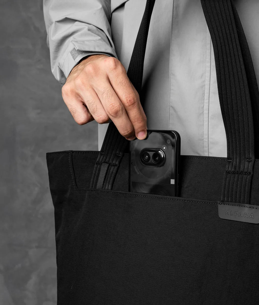 Flight Tote (M)