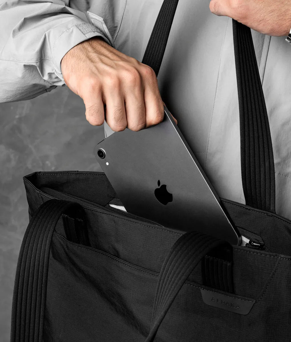Flight Tote (M)