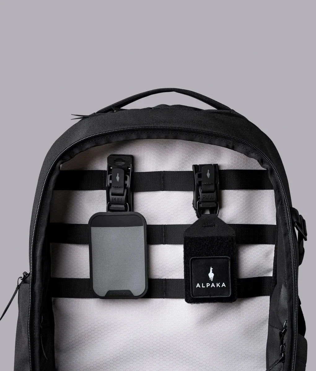 HUB Cardholder 磁吸式快取卡片套