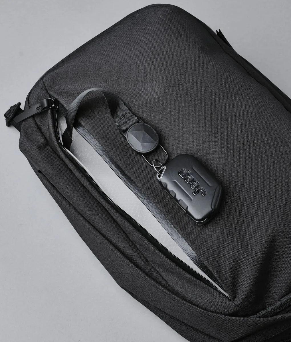 Metro Backpack 極簡都會通勤後背包 (12L)