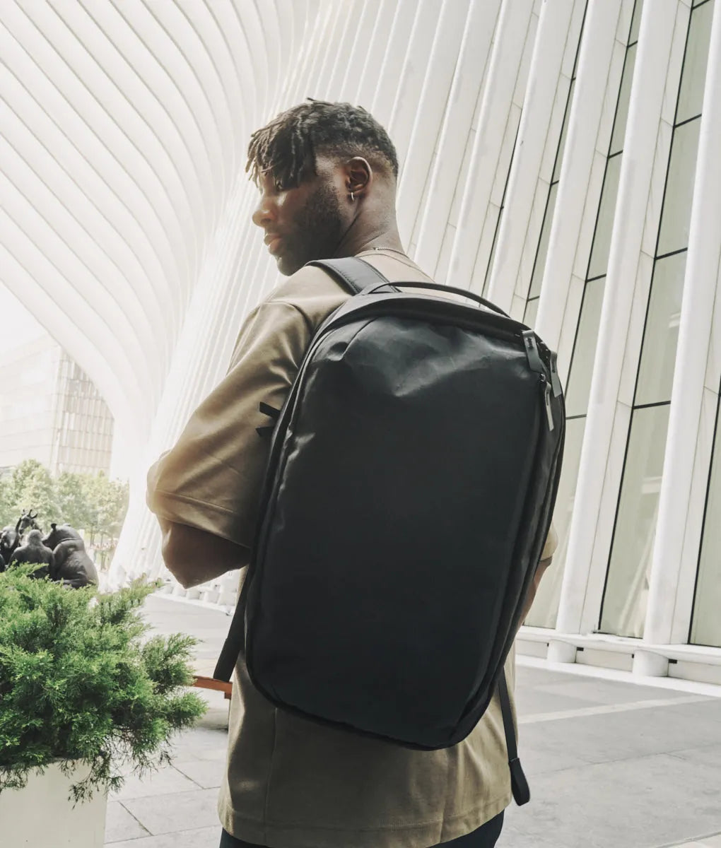 Metro Backpack Pro 專業級都會通勤後背包