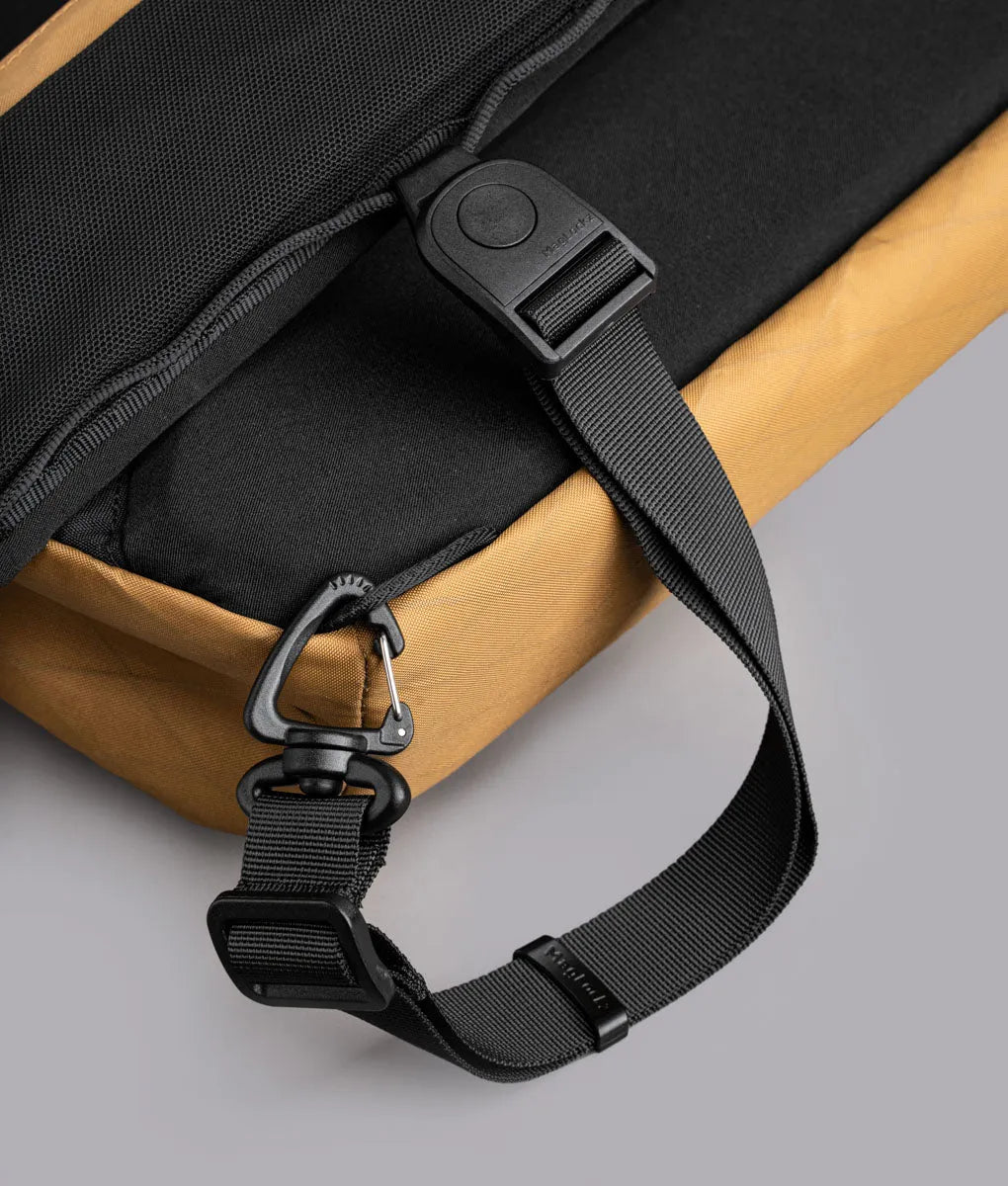Metro Crossbody (Left)
