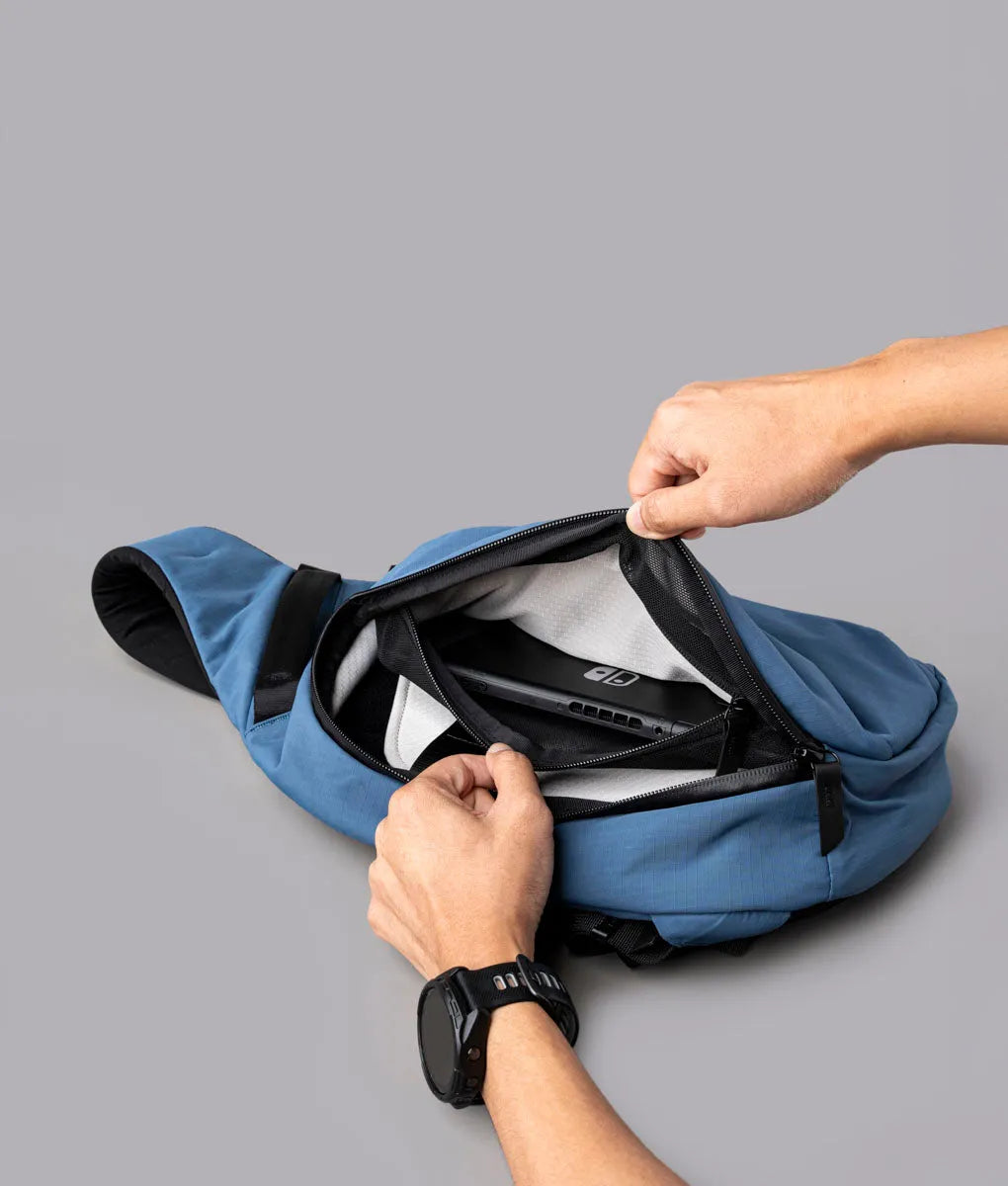 Metro Crossbody (Right)