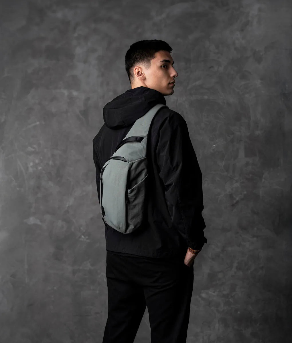 Metro Crossbody (Right)