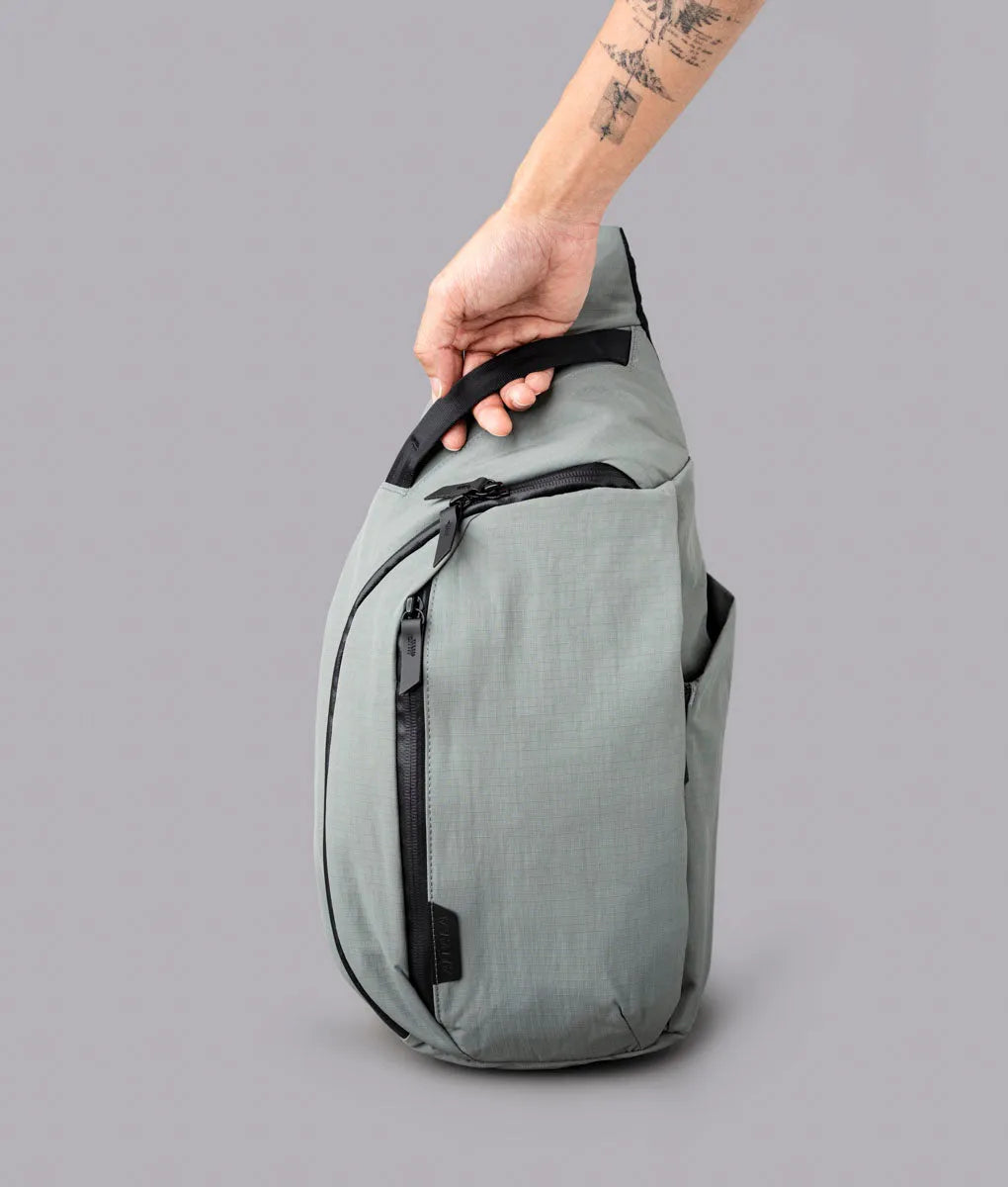 Metro Crossbody (Right)