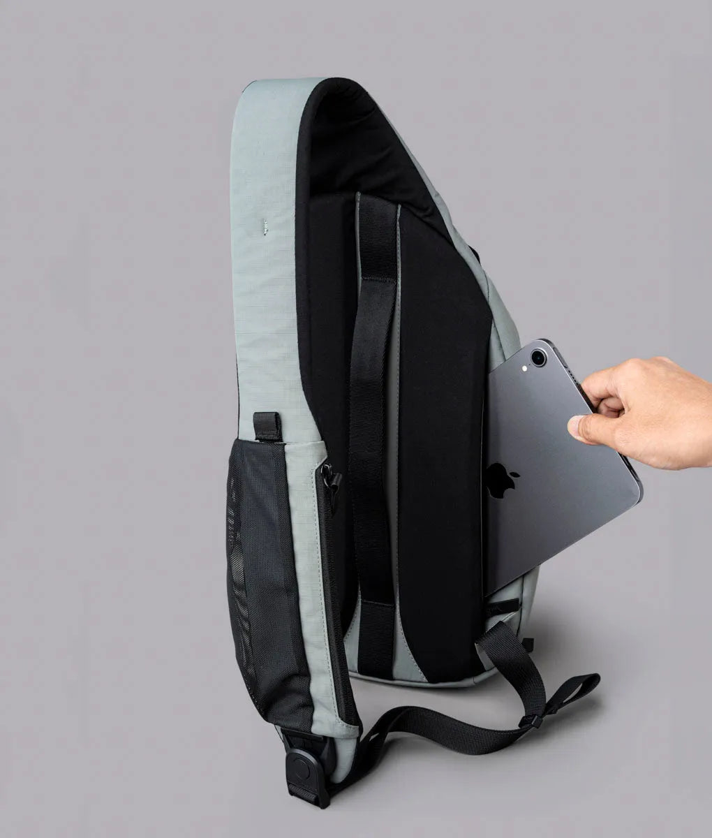 Metro Crossbody (Right)