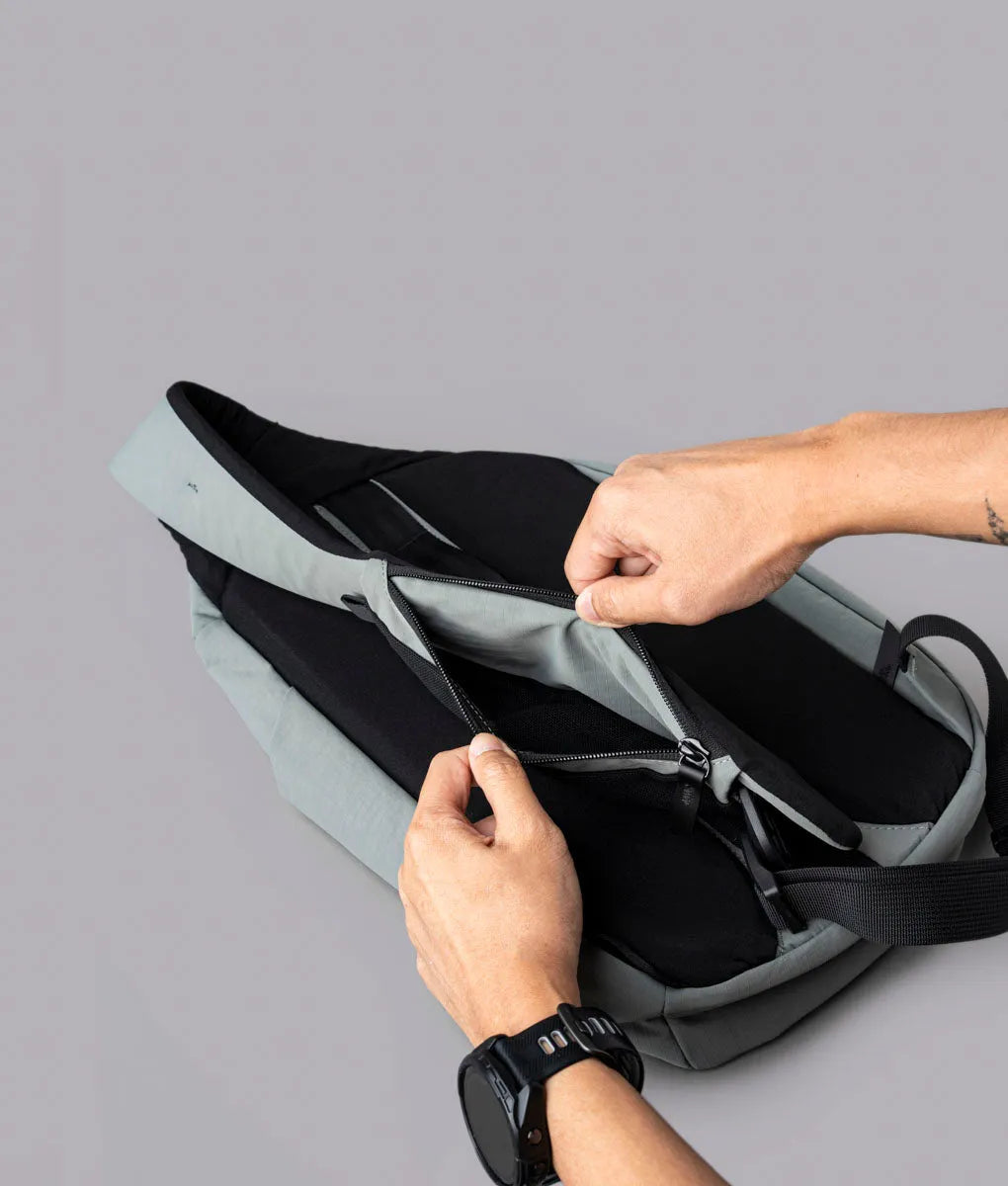 Metro Crossbody (Right)