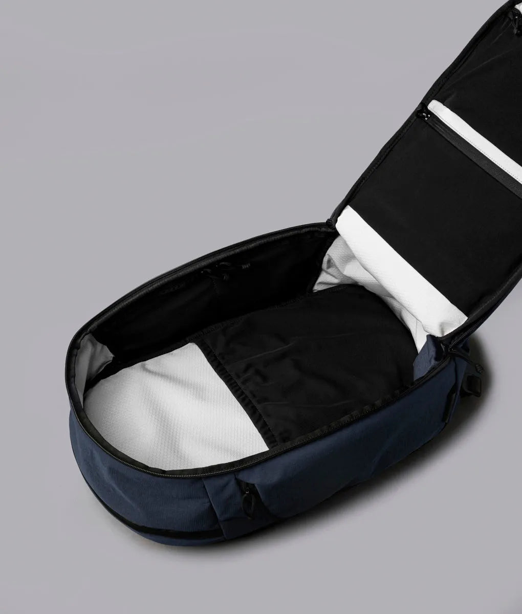 Traverse Backpack 專業旅行探險後背包 (30L)